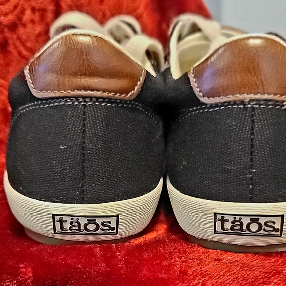 Täōs Brand ladies shoe - Picture 5 of 11